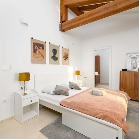 ヴィラ Linnelle Seaview- Rovinj, Heated Pool *