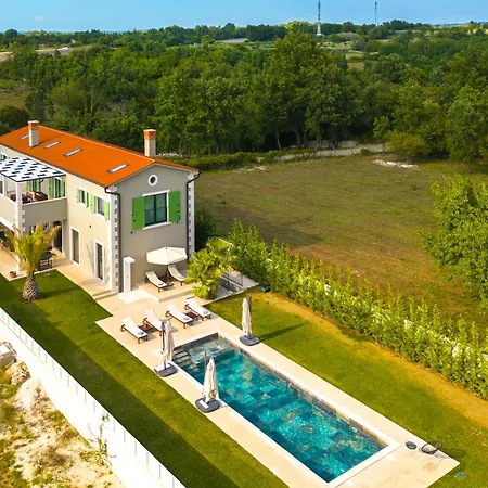 Villa Linnelle Seaview- Rovinj, Heated Pool *