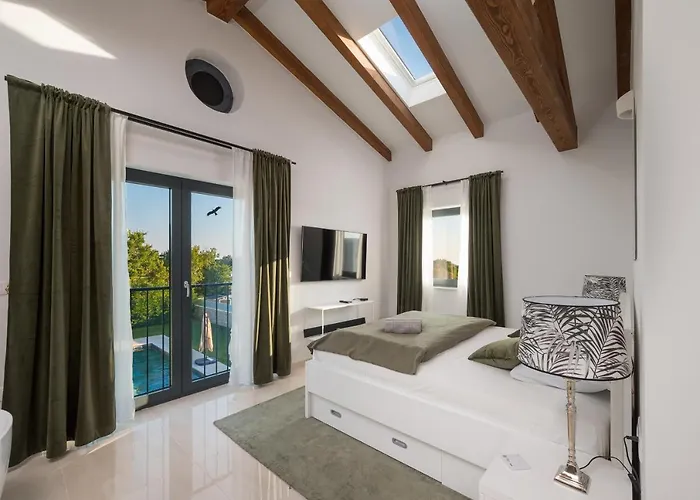 Linnelle Seaview- Rovinj, Heated Pool ヴィラ Burići