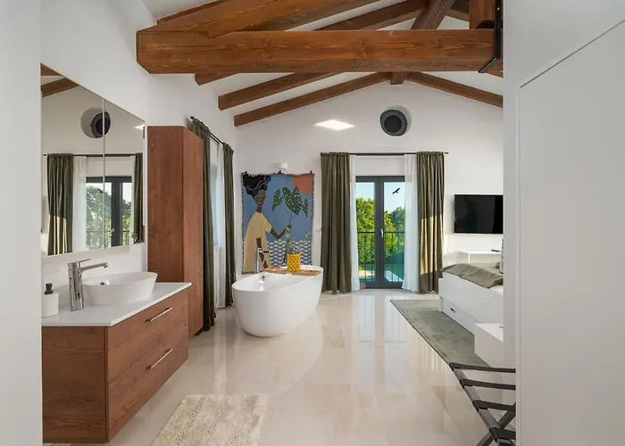 ヴィラ Linnelle Seaview- Rovinj, Heated Pool *
