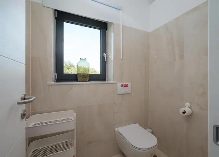 Linnelle Seaview- Rovinj, Heated Pool * Burići