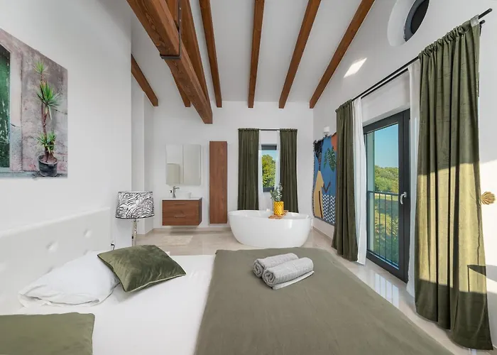 Linnelle Seaview- Rovinj, Heated Pool ヴィラ