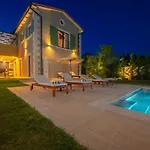 Linnelle Seaview- Rovinj, Heated Pool *