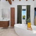 Linnelle Seaview- Rovinj, Heated Pool