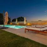 Linnelle Seaview- Rovinj, Heated Pool Villa *