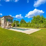 Linnelle Seaview- Rovinj, Heated Pool Burići