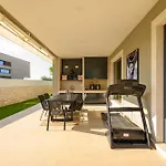 Linnelle Seaview- Rovinj, Heated Pool *