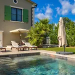 Linnelle Seaview- Rovinj, Heated Pool Burići