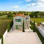 Linnelle Seaview- Rovinj, Heated Pool *