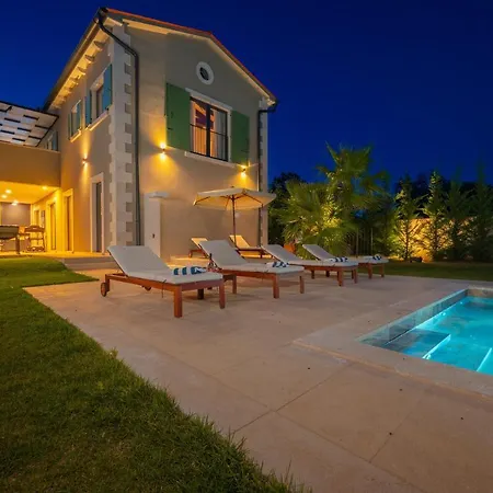 Linnelle Seaview- Rovinj, Heated Pool *