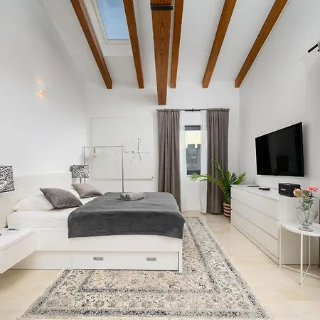Villa Linnelle Seaview- Rovinj, Heated Pool Burici