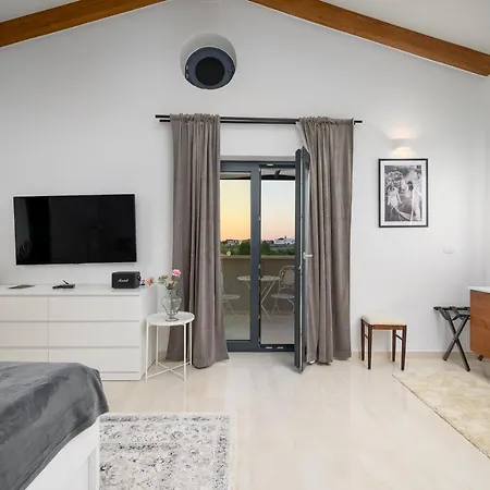 Linnelle Seaview- Rovinj, Heated Pool * Burici