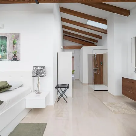Linnelle Seaview- Rovinj, Heated Pool Villa *