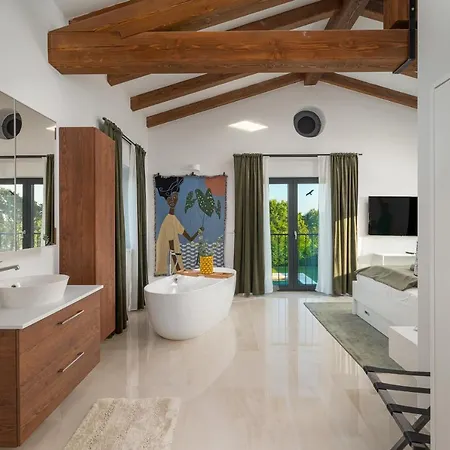 Villa Linnelle Seaview- Rovinj, Heated Pool *