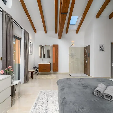 Linnelle Seaview- Rovinj, Heated Pool