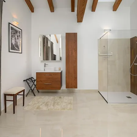 Linnelle Seaview- Rovinj, Heated Pool Villa *