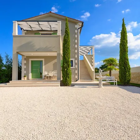 Linnelle Seaview- Rovinj, Heated Pool Villa Burici