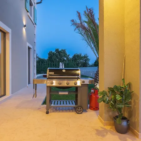 Villa Linnelle Seaview- Rovinj, Heated Pool Burici