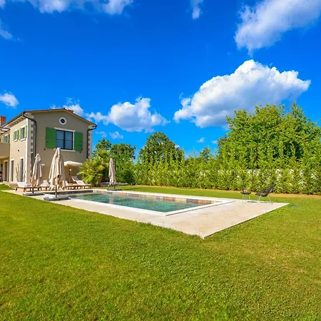Linnelle Seaview- Rovinj, Heated Pool Burici