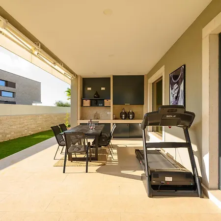 Linnelle Seaview- Rovinj, Heated Pool *