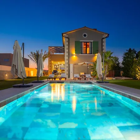 Linnelle Seaview- Rovinj, Heated Pool Villa Burici