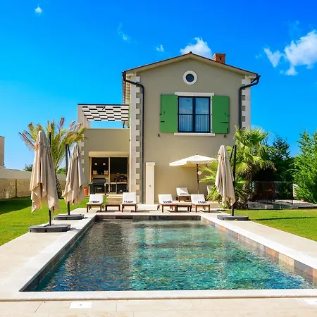 Linnelle Seaview- Rovinj, Heated Pool Burici