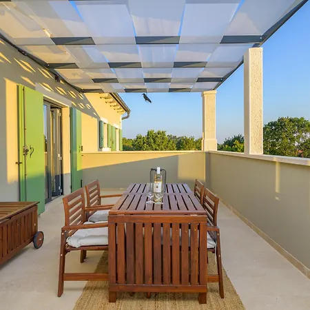 Linnelle Seaview- Rovinj, Heated Pool Villa