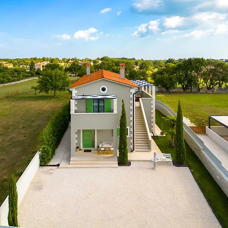 Linnelle Seaview- Rovinj, Heated Pool *
